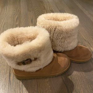 UGG Chestnut Foldover Buckle Boots Youth 5 = Women’s 7